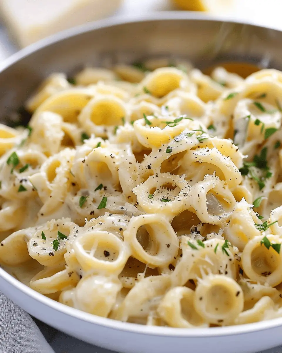 Garlic Butter Pasta: Easy One Pot Meal with Turkey Bacon Delight